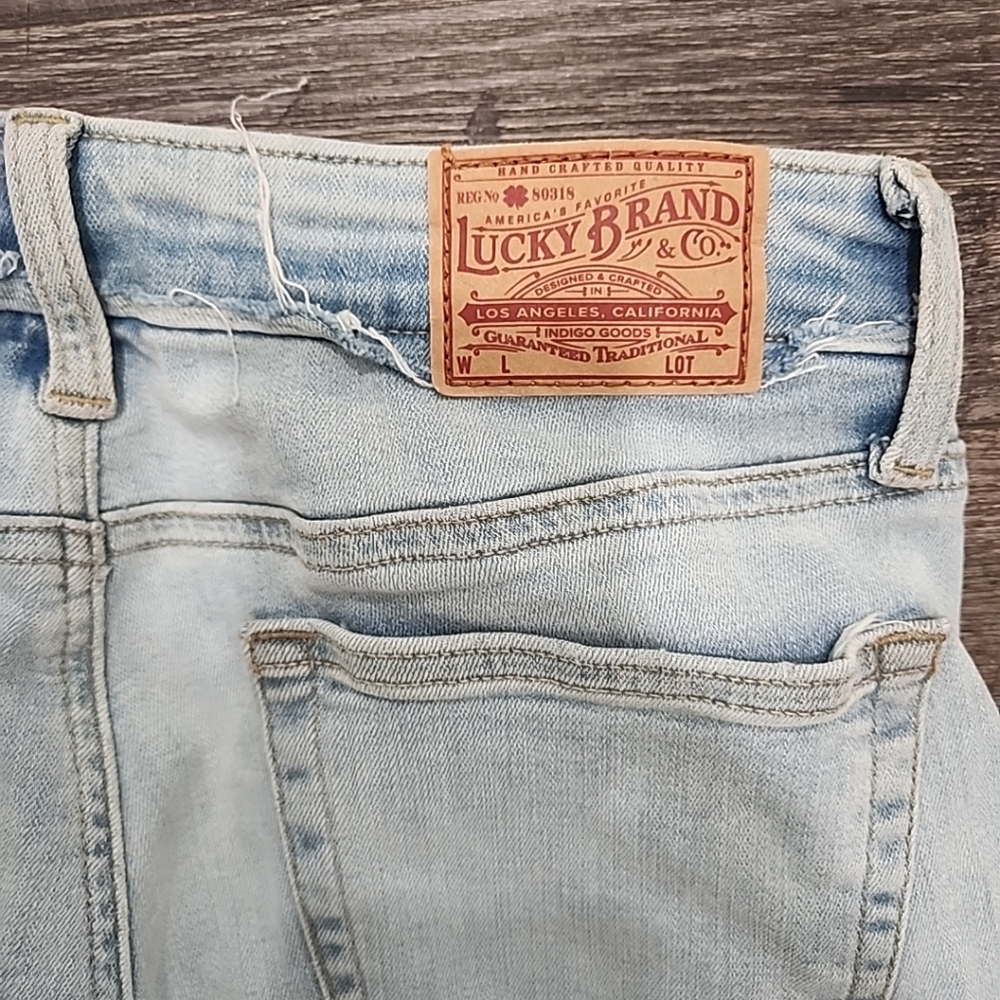 Lucky Brand Women's Faded Blue Skinny Jeans - Picture 9 of 9